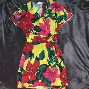 FLORAL WRAP DRESS